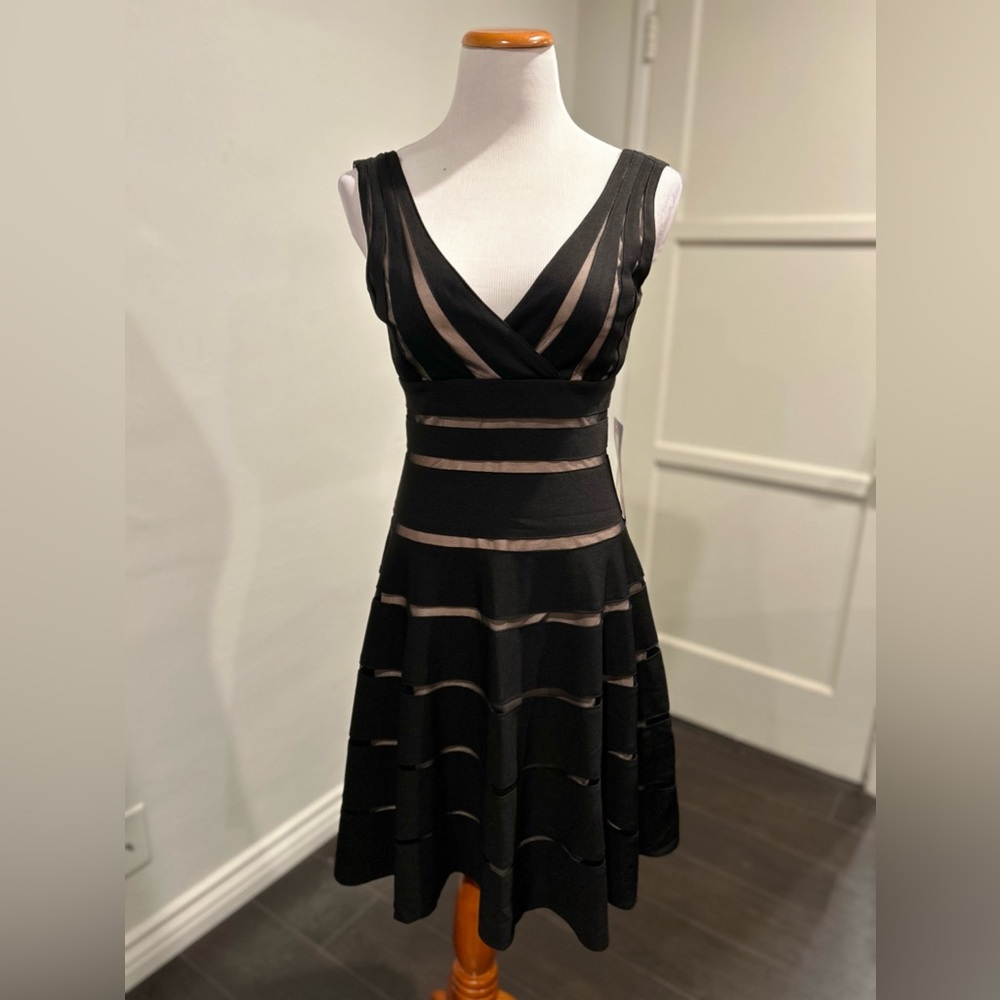 JS Collections NWT Size 6 Fit & Flare Cocktail Short Dress